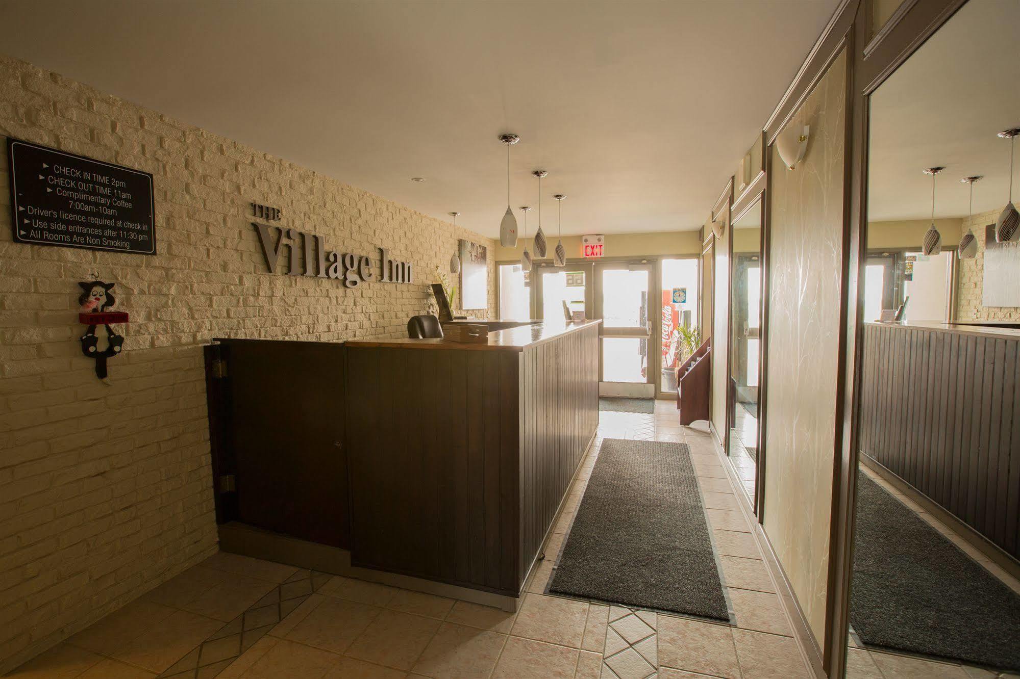 The Village Inn Elora Bagian luar foto